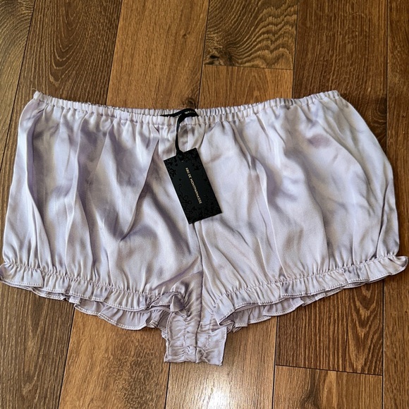 Kiki De Montparnasse Pants - Kiki de Montparnasse Ruffle-trim Silk Shorts. Small.